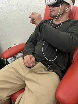 2addictivelyhorny online show from March 5, 12:23 pm