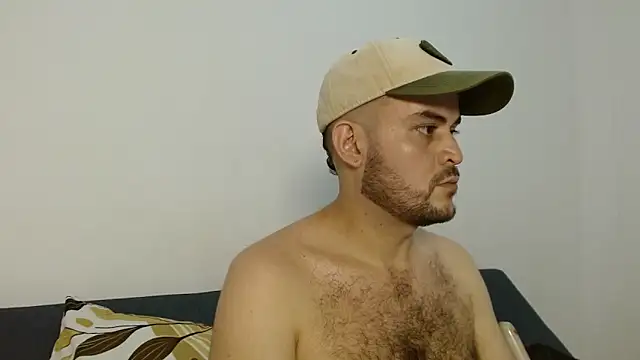 holegape online show from April 20, 8:22 pm