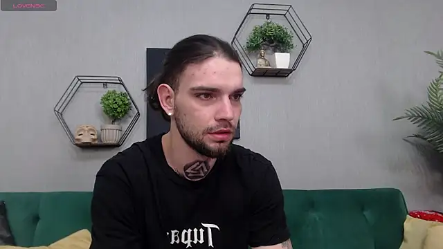 KaneHunter online show from April 9, 8:04 pm