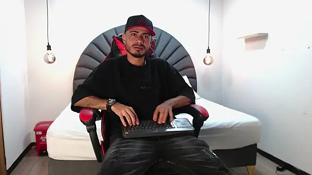 MatthewCullen online show from January 14, 2:05 am