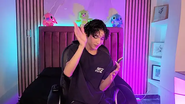 SthepanodiMonaco online show from March 15, 3:36 am