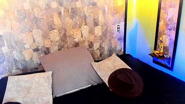 PatrickS25 online show from January 7, 3:55 am