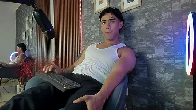 Tayler Cross online show from January 16, 7:49 pm