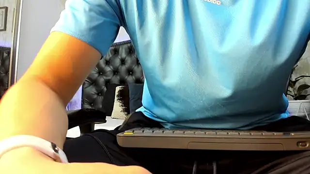 Lander Cruz online show from April 20, 8:11 pm