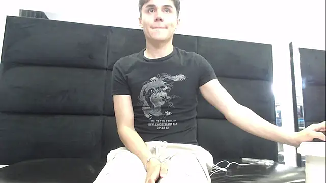 JuanGomm online show from March 3, 3:03 am