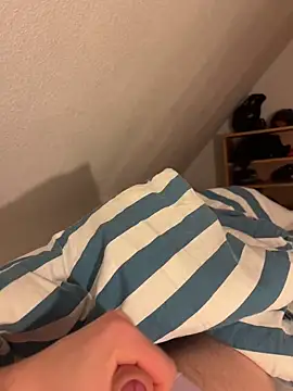 hannes256102 online show from March 25, 5:44 am