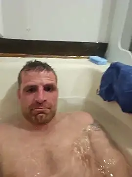 Legtrembler1 online show from March 30, 6:47 am