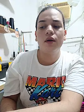 modelo hot online show from July 23, 7:05 am