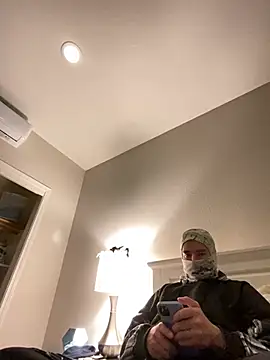 phantom898983 online show from April 21, 7:25 am