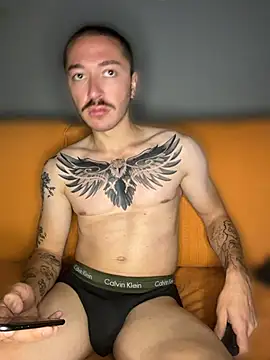 andreacreator online show from July 5, 7:10 pm