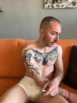 andreacreator online show from May 10, 2:51 pm