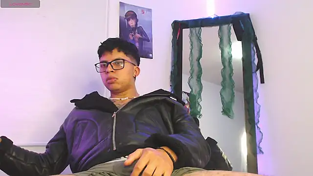 DerekMoon online show from January 16, 10:01 pm