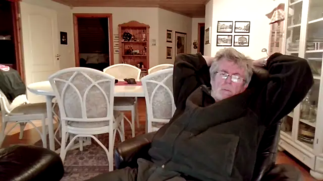 Mortimer Orawan online show from March 18, 9:40 pm