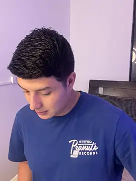 Goldenknight33 online show from March 31, 12:51 pm