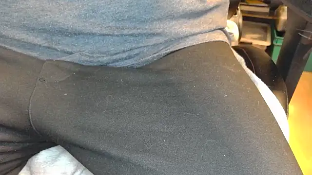 oldmann08 online show from March 5, 6:04 pm