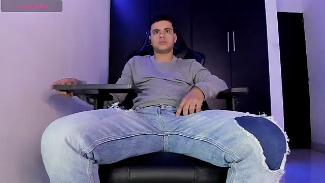 Liam Mateo online show from April 17, 9:56 am