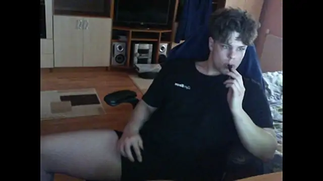 GymGuy0505 online show from March 17, 2:41 pm