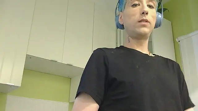 AskAveryAnything online show from March 31, 2:46 am