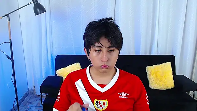 Zyan18 online show from December 22, 8:17 pm