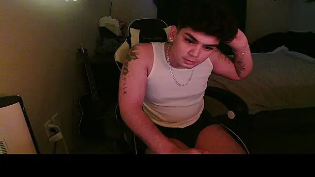 booluvs online show from April 6, 6:36 am