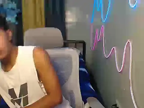 Ur hottestjonny online show from June 13, 10:07 pm
