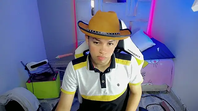 Luky twink online show from January 17, 3:53 am