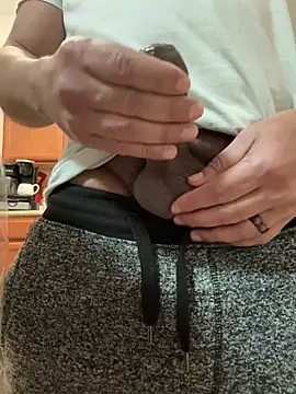 tigre6911 online show from March 8, 10:30 am