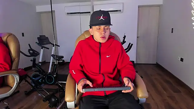  TaylorBlack online show from April 12, 11:44 am