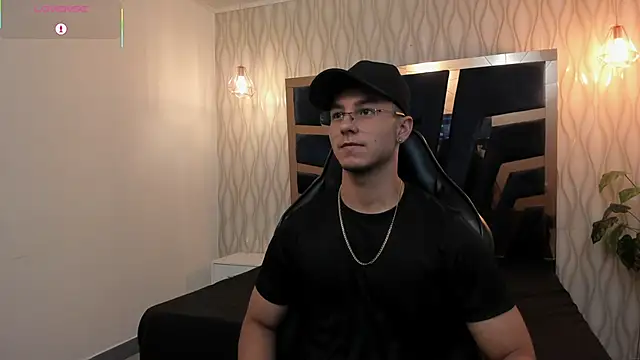 Noah Clarkk online show from April 10, 5:20 pm