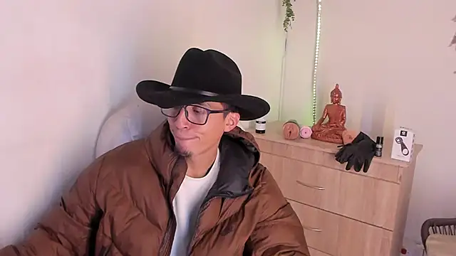 Aroon smith  online show from January 17, 1:47 pm