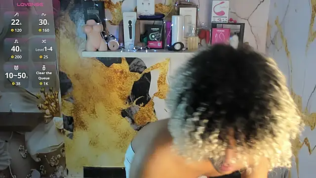 Victor LatinBoy online show from February 28, 5:06 am