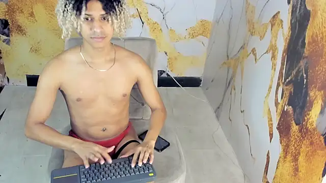 Victor LatinBoy online show from February 9, 3:55 am