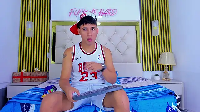 Sweet kevin1 online show from January 17, 6:38 am