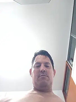 chico-en-tanga online show from April 21, 5:02 am