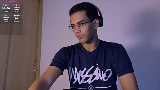 Pikashu7u7 online show from March 6, 3:03 am