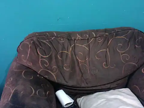 latinomoreno95 online show from January 5, 6:33 pm