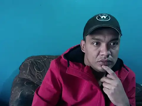 latinomoreno95 online show from March 11, 8:05 pm