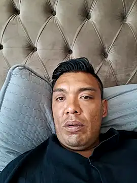 latinomoreno95 online show from July 4, 6:11 pm