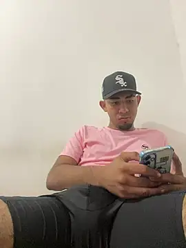 youngalexofficial online show from February 6, 12:51 am