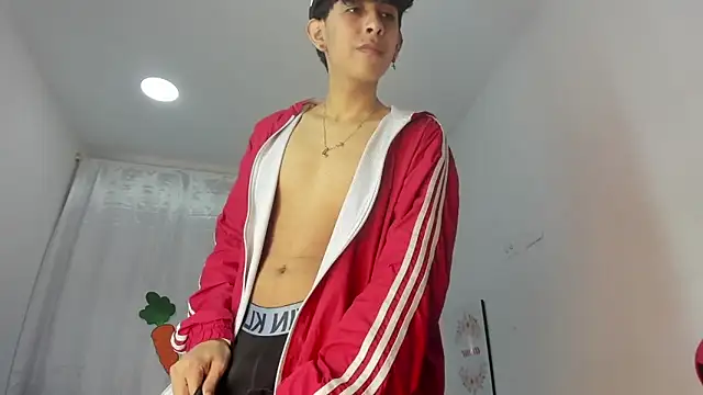 julian xx online show from April 21, 7:09 pm