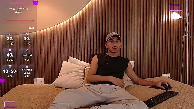 Julian Dark  online show from March 7, 3:59 am