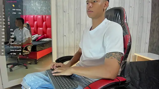  erick j online show from April 6, 8:09 pm