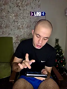 TvoY bOy1 online show from January 12, 7:51 pm