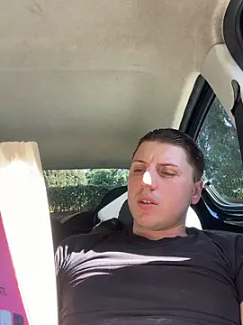 allee2206 online show from March 30, 8:26 am