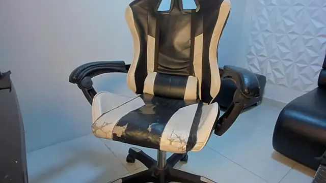 Alluringangel23 online show from January 11, 2:15 am