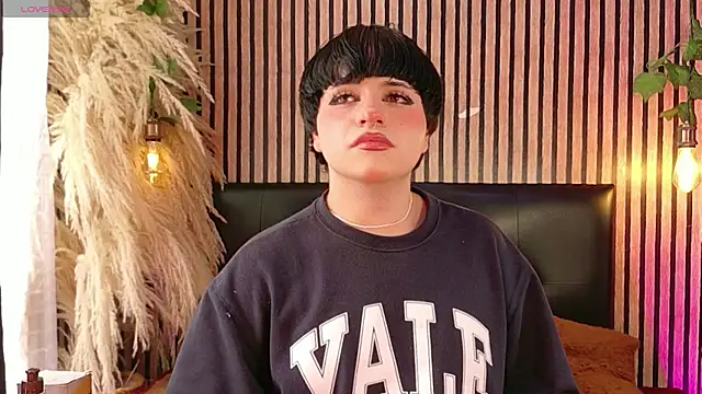 Hiddenhotcake online show from April 20, 7:05 pm