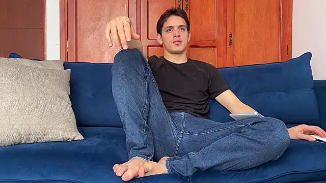 Enzho liam online show from February 18, 2:37 pm