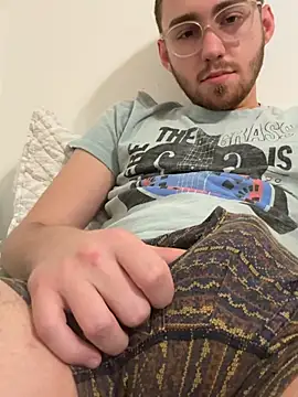 bttmboy21 online show from January 19, 1:30 am