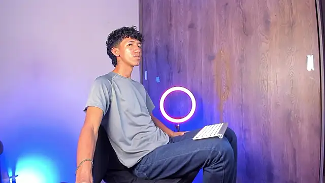 neitan miller  online show from February 26, 6:26 am