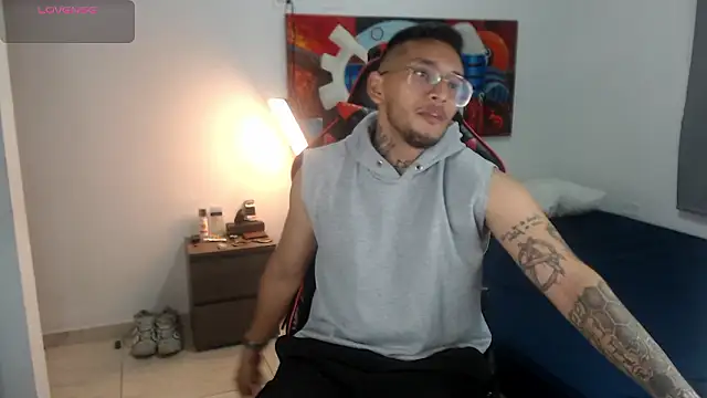 EvanVelvet online show from February 3, 1:25 am